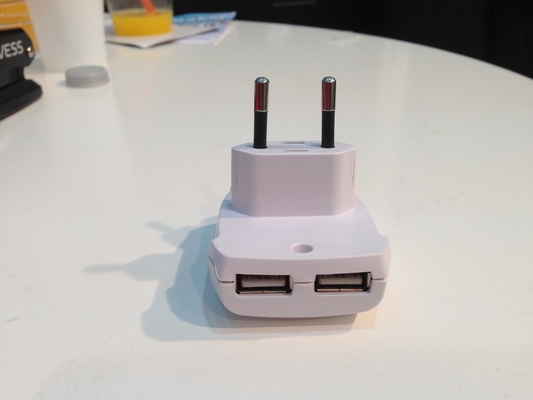 Witte 2.1A Dubbele Usb-van de de Wisselstroomadapter van de Muurlader Stop van de de Laderseu, 100 - 240v