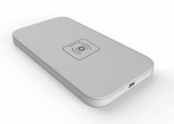 Witte Cellulaire Telefoontoebehoren, Mobiele Telefoonstoebehoren in Kous Universele Draadloze Lader