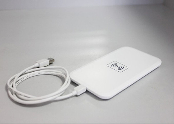 Witte Cellulaire Telefoontoebehoren, Mobiele Telefoonstoebehoren in Kous Universele Draadloze Lader