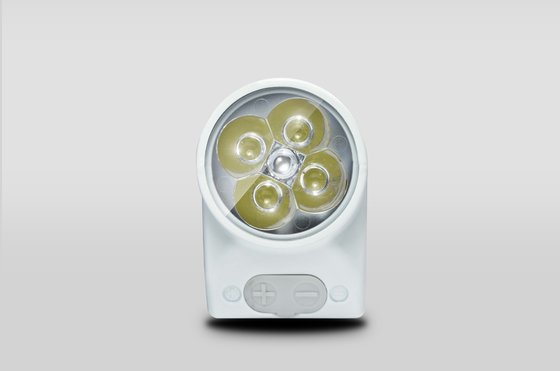 De mini Beginnende Draagbare 5v Mobiele Voeding met 2A-Stroom voor Auto kan met 12V 19.5V compatibel zijn