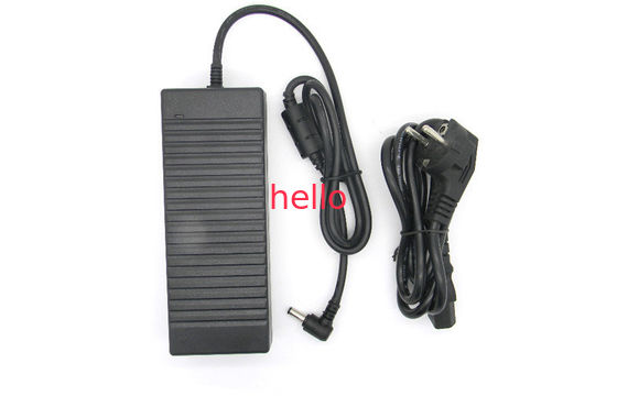 De automatische Voeding van de Desktopomschakeling 24V 6A voor LEIDENE Vertoning
