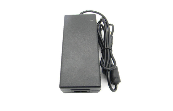 De elektrovoeding van de Desktopomschakeling/Externe 12V 5A-Adapter