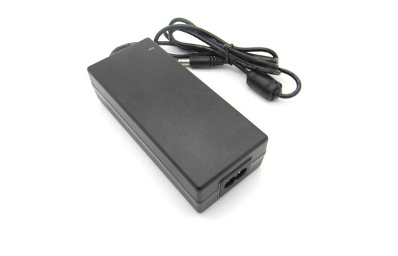 De elektrovoeding van de Desktopomschakeling/Externe 12V 5A-Adapter