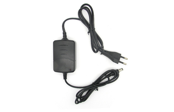 De Voeding van de de Desktopomschakeling van de twee Eindenkabel/van de Desktopmacht Adapter 12V 1000mA