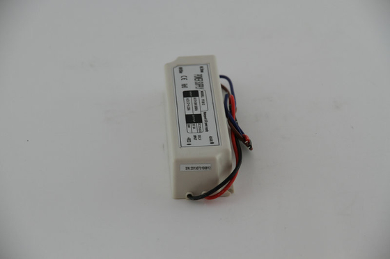 Enige Outputlcd van het Hoofd vertonings Constante Voltage Bestuurder 36W 3A met Automatische Restauratie