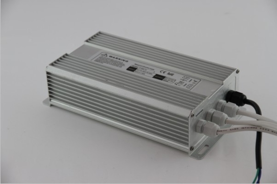 24V Nauwkeurige Waterdichte van hoofd gelijkstroom Bestuurder 200W 8300mA, van HOOFD EPA3050B EMC Lichte Bestuurder