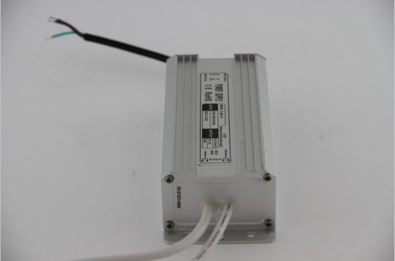Het draagbare van de 24 Waterdichte Geval van Platic van HOOFD V gelijkstroom 60W Bestuurdersvoeding met EN55022-Klasse A